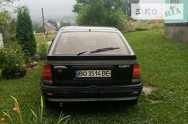Хэтчбек Opel Kadett 1988 в Косове
