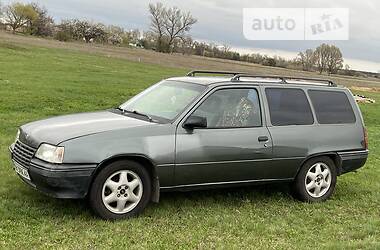 Универсал Opel Kadett 1986 в 