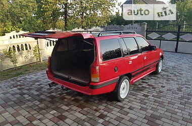 Универсал Opel Kadett 1988 в 