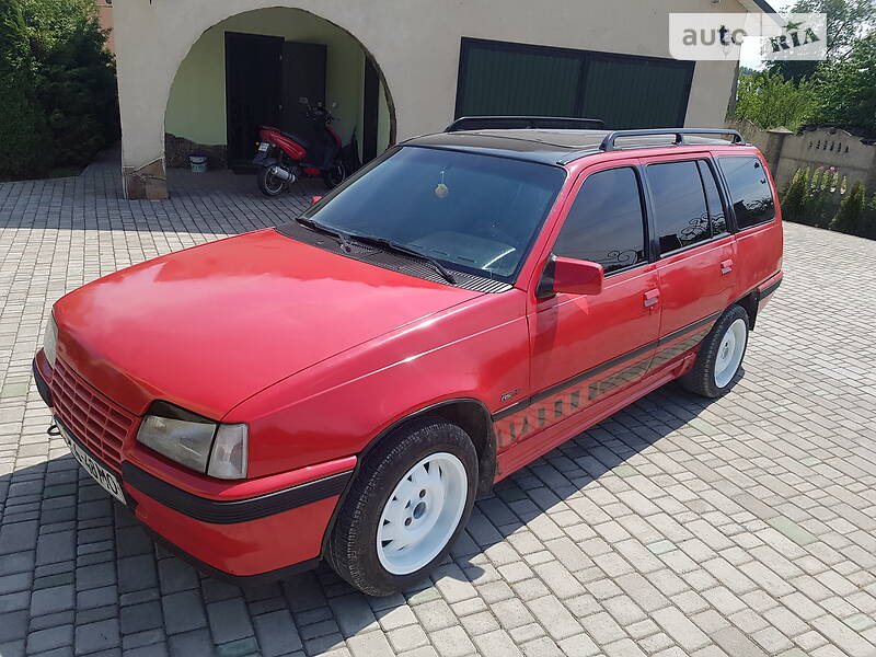 Универсал Opel Kadett 1988 в 