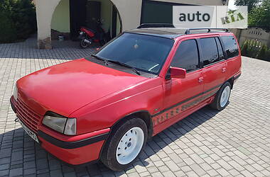 Универсал Opel Kadett 1988 в 