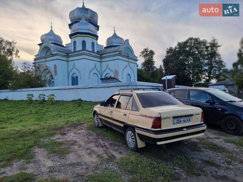 Седан Opel Kadett 1986 в Харькове