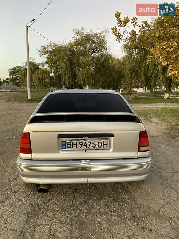 Хетчбек Opel Kadett 1988 в Одесі фото 5 Хетчбек Opel Kadett 1988 в Одесі