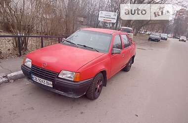 Седан Opel Kadett 1986 в Чернигове