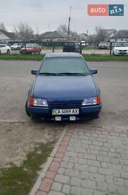 Седан Opel Kadett 1988 в Черкассах