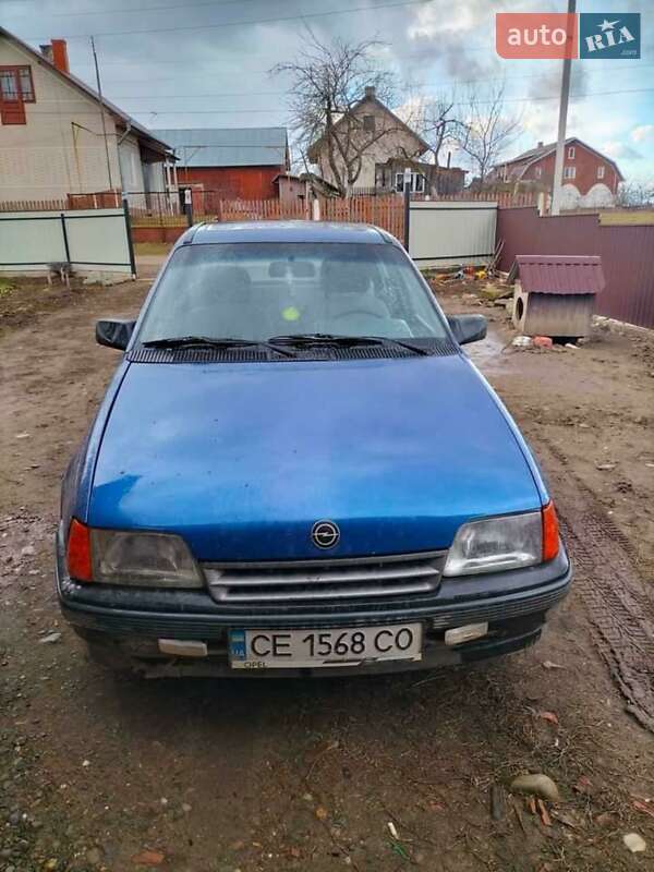 Седан Opel Kadett 1990 в Сторожинці