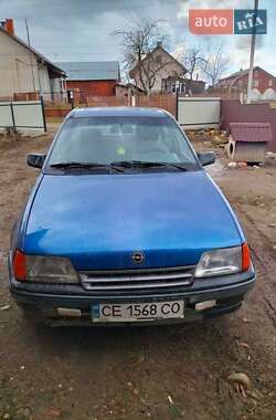 Седан Opel Kadett 1990 в Сторожинце