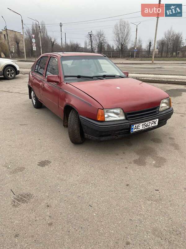 Хэтчбек Opel Kadett 1986 в Кривом Роге