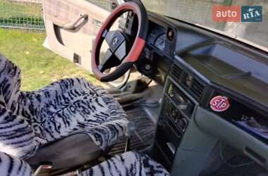 Седан Opel Kadett 1988 в Дніпрі