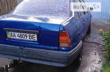 Седан Opel Kadett 1989 в Черкассах