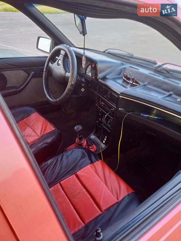 Хэтчбек Opel Kadett 1991 в Малине