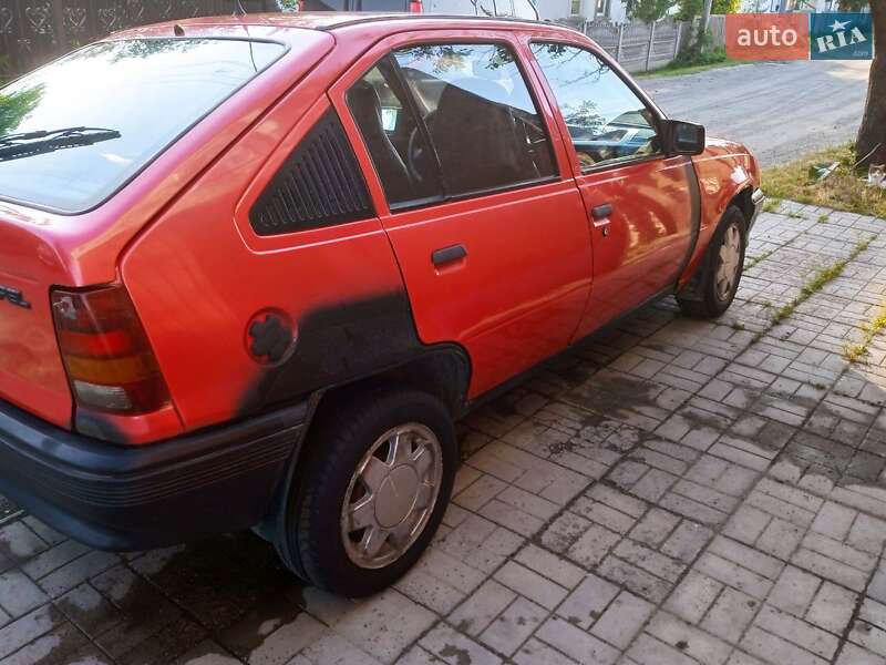 Хэтчбек Opel Kadett 1991 в Малине