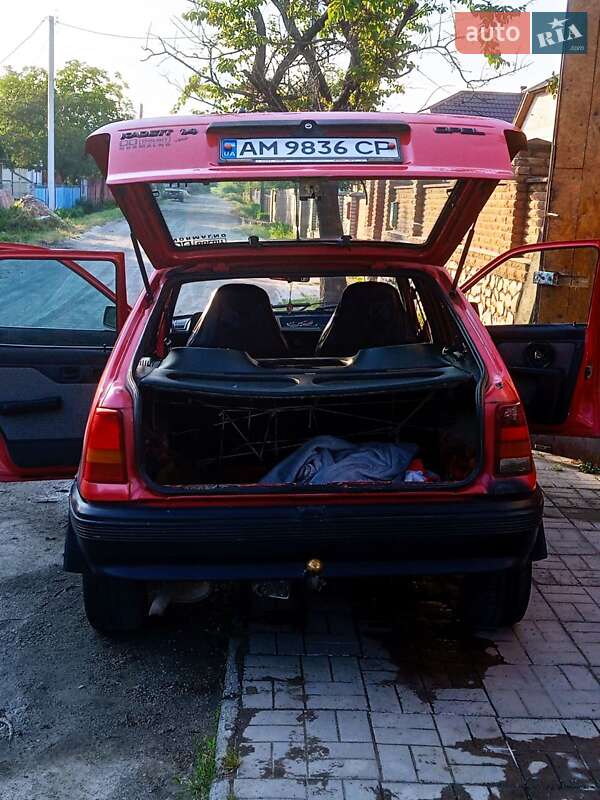 Хэтчбек Opel Kadett 1991 в Малине