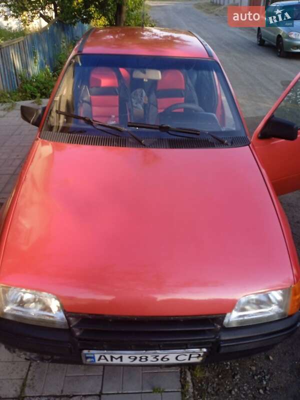 Хэтчбек Opel Kadett 1991 в Малине