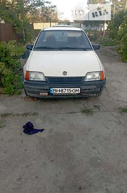 Седан Opel Kadett 1990 в Килии