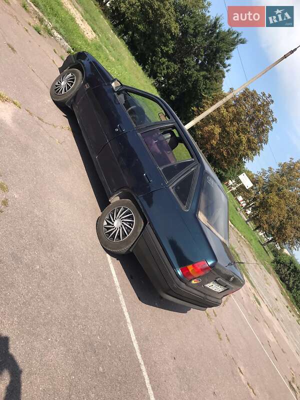 Седан Opel Kadett 1986 в Днепре