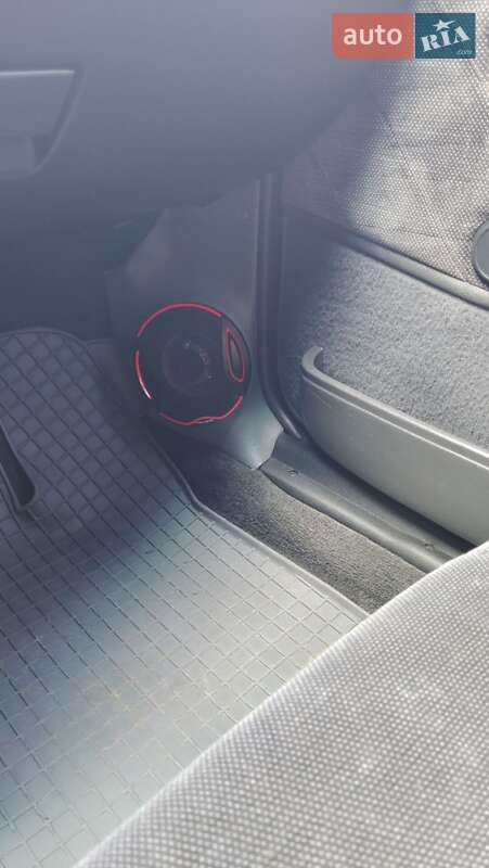 Седан Opel Kadett 1986 в Дніпрі