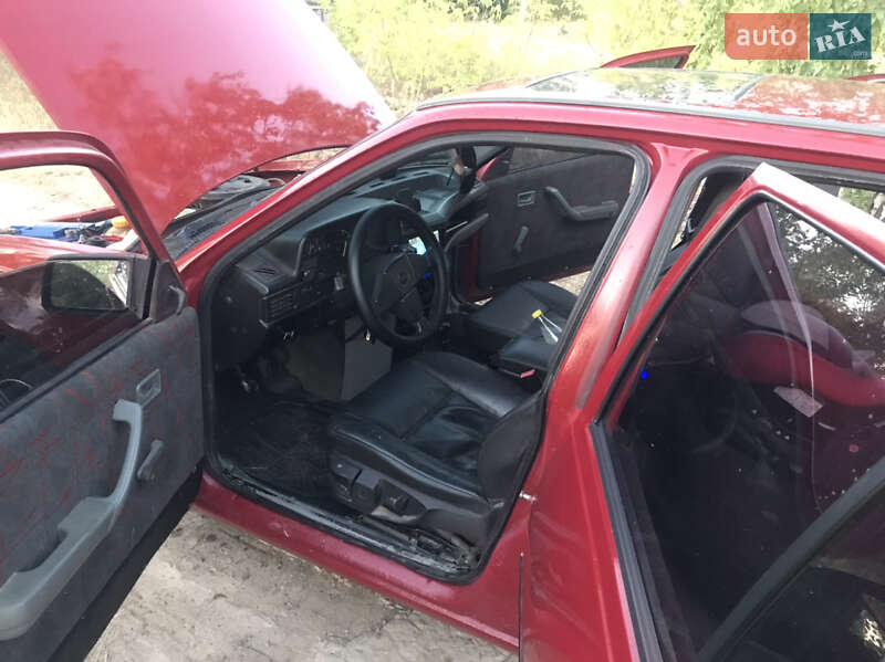 Седан Opel Kadett 1987 в Городні