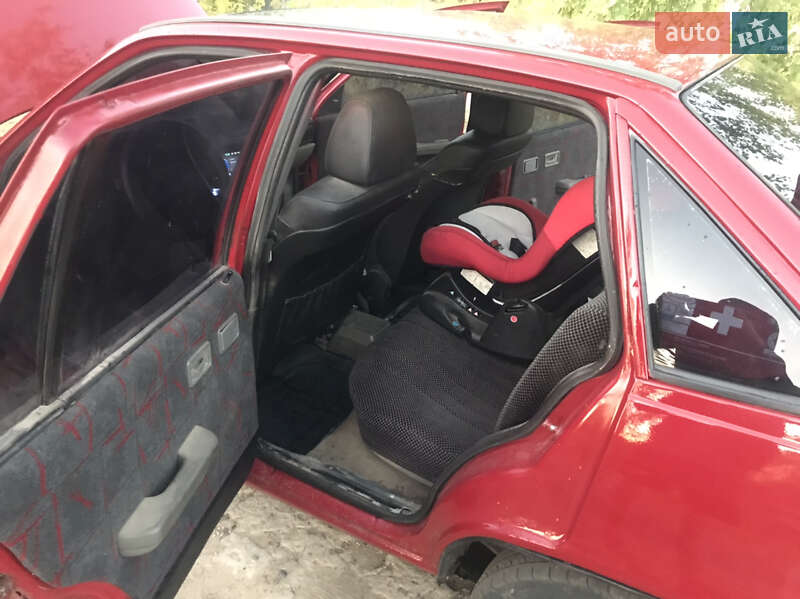 Седан Opel Kadett 1987 в Городні