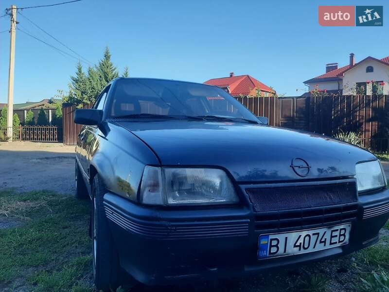 Хэтчбек Opel Kadett 1988 в Полтаве