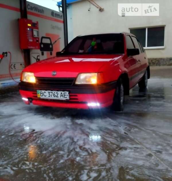 Седан Opel Kadett 1990 в Сколе