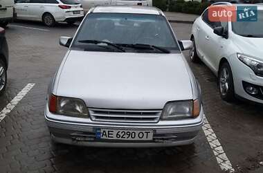 Хэтчбек Opel Kadett 1988 в Ковеле