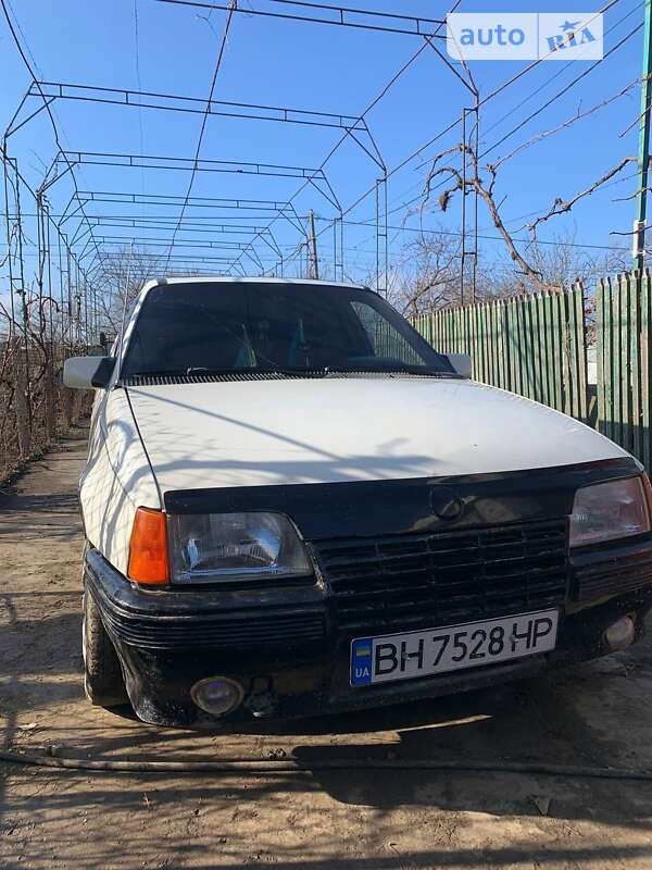 Хэтчбек Opel Kadett 1988 в Беляевке