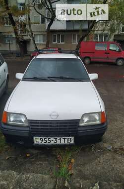 Хэтчбек Opel Kadett 1986 в Львове