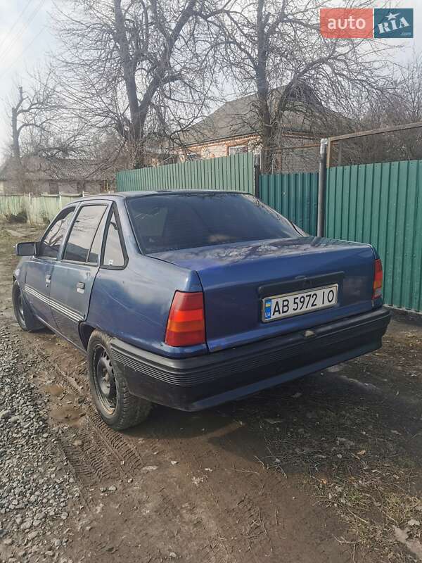 Седан Opel Kadett 1989 в Тульчині