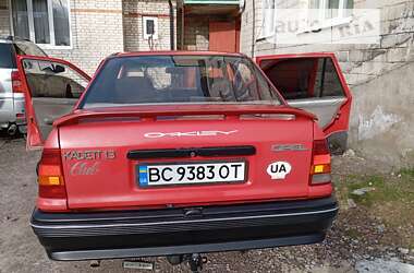Седан Opel Kadett 1988 в Турці