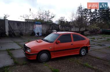 Хэтчбек Opel Kadett 1986 в 