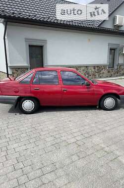 Седан Opel Kadett 1990 в Коломиї