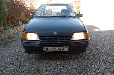 Седан Opel Kadett 1991 в Снятині
