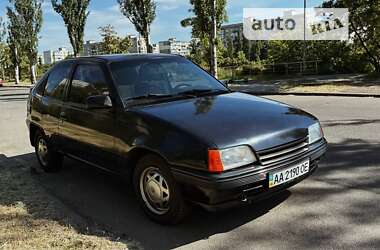 Хэтчбек Opel Kadett 1991 в Киеве