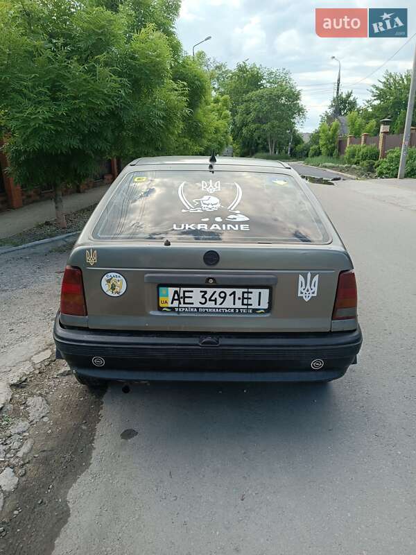 Хетчбек Opel Kadett 1987 в Запоріжжі фото 3 Хетчбек Opel Kadett 1987 в Запоріжжі
