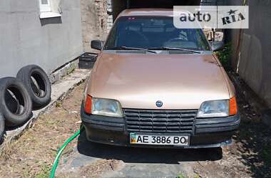 Хетчбек Opel Kadett 1987 в Дніпрі