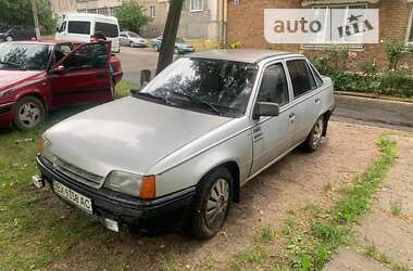 Седан Opel Kadett 1989 в Виннице