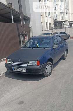 Седан Opel Kadett 1990 в Виннице