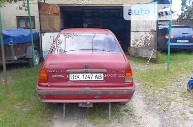 Седан Opel Kadett 1986 в Рафаловке