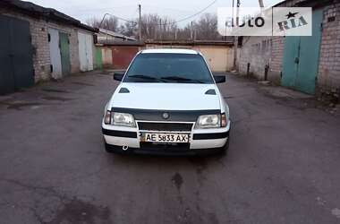 Хэтчбек Opel Kadett 1985 в Кривом Роге