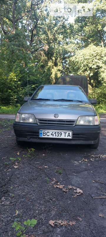 Седан Opel Kadett 1990 в Кам'янці-Бузькій