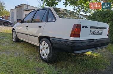 Седан Opel Kadett 1987 в Дрогобыче