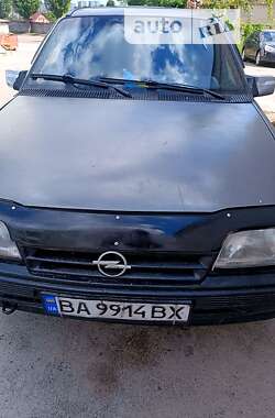 Седан Opel Kadett 1988 в Киеве