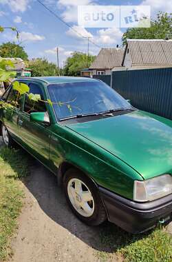 Хэтчбек Opel Kadett 1986 в Смеле