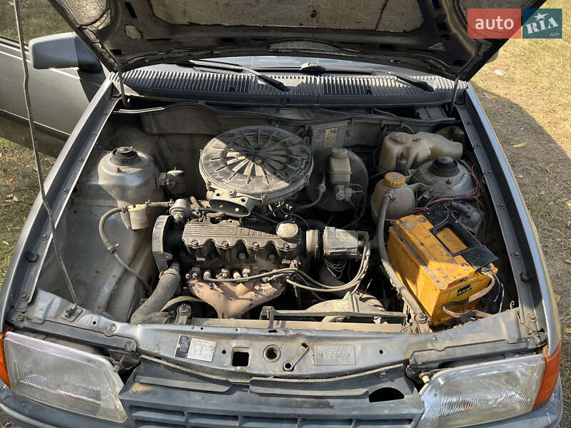Седан Opel Kadett 1987 в Малине