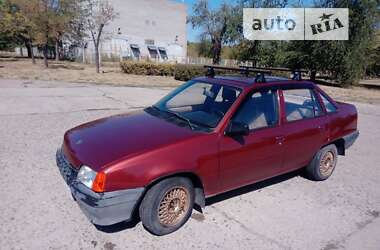 Седан Opel Kadett 1987 в Кривом Роге