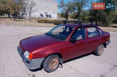 Седан Opel Kadett 1987 в Кривому Розі