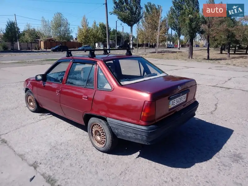 Седан Opel Kadett 1987 в 
