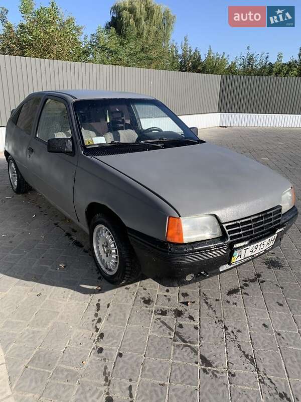 Хэтчбек Opel Kadett 1986 в Городенке фото 4 Хэтчбек Opel Kadett 1986 в Городенке