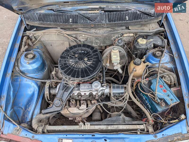 Седан Opel Kadett 1988 в Надворной